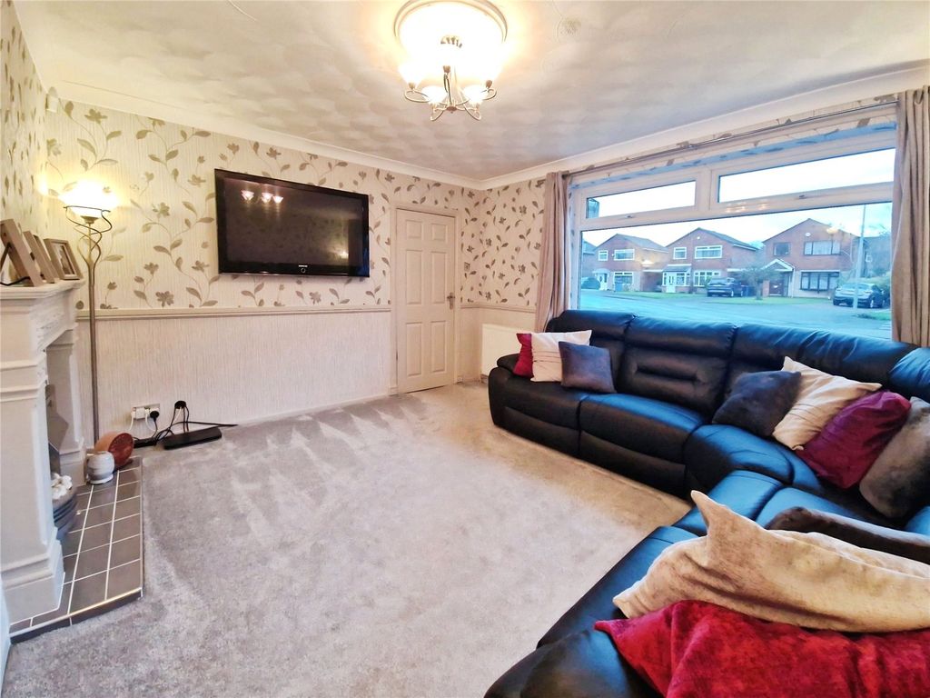 Property photo 2 of 21 Picture No. 17