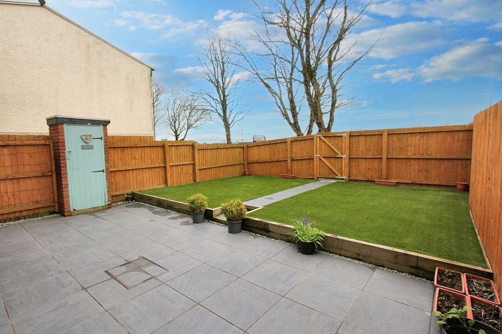 Property photo 3 of 21