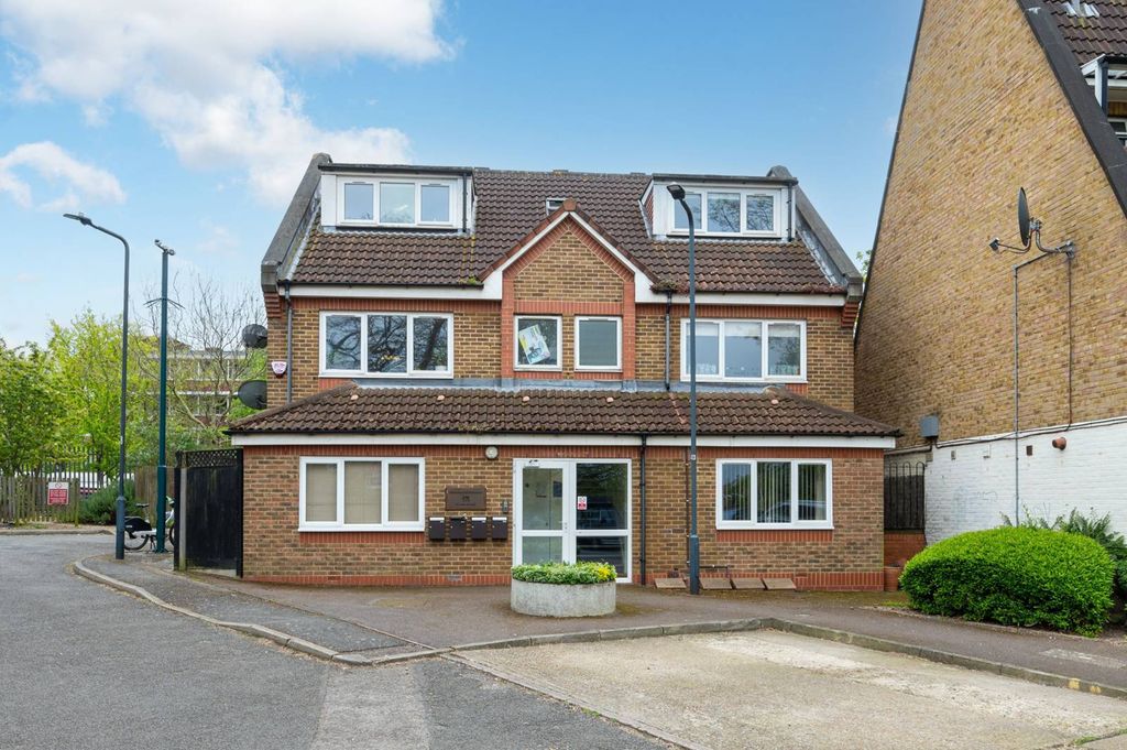 Property photo 3 of 11