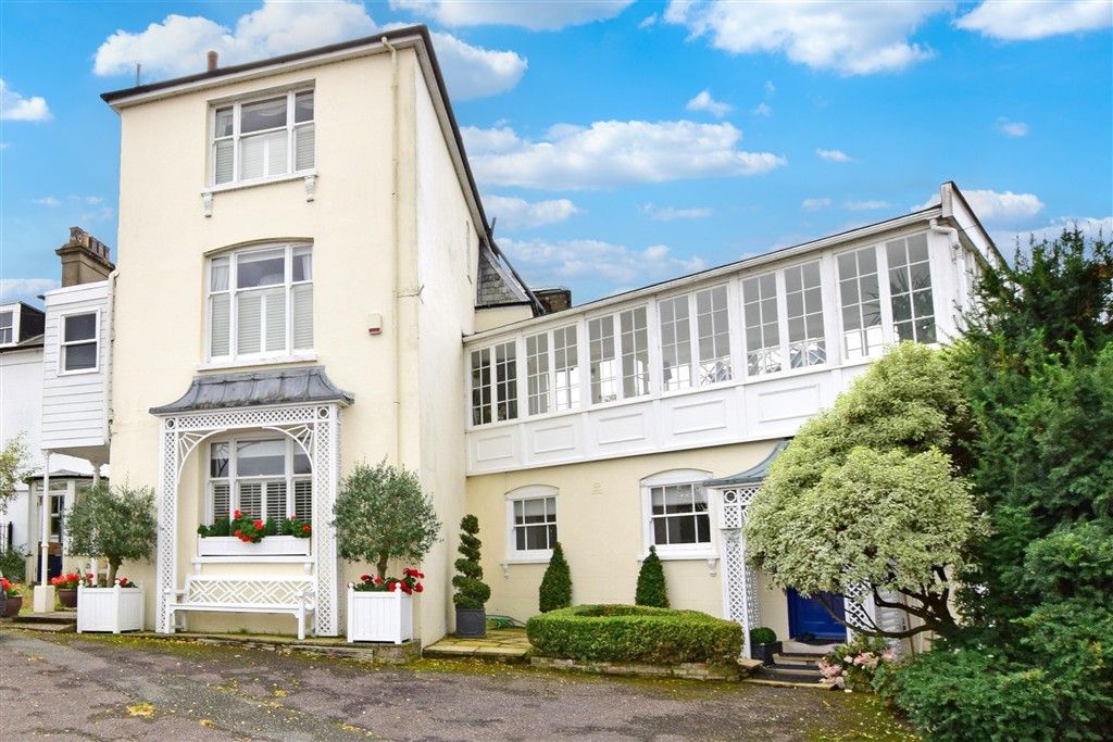 Property photo 1 of 15 Front