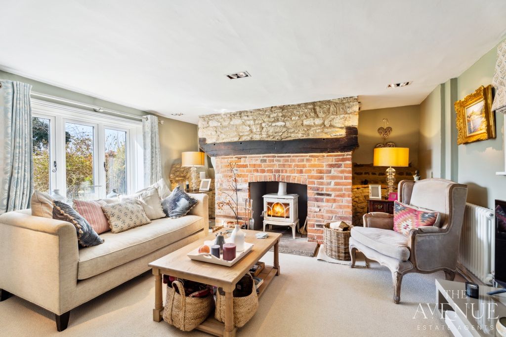 Property photo 2 of 16 3982355