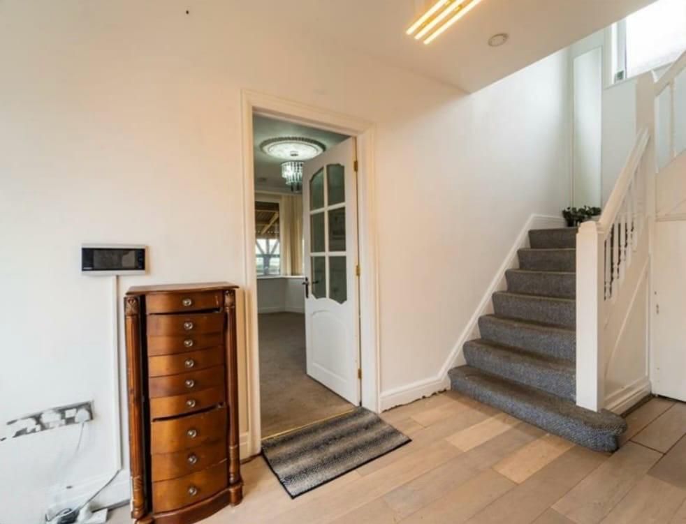 Property photo 3 of 12 Photo-2025-12-17-01-58-59 (2).Jpg