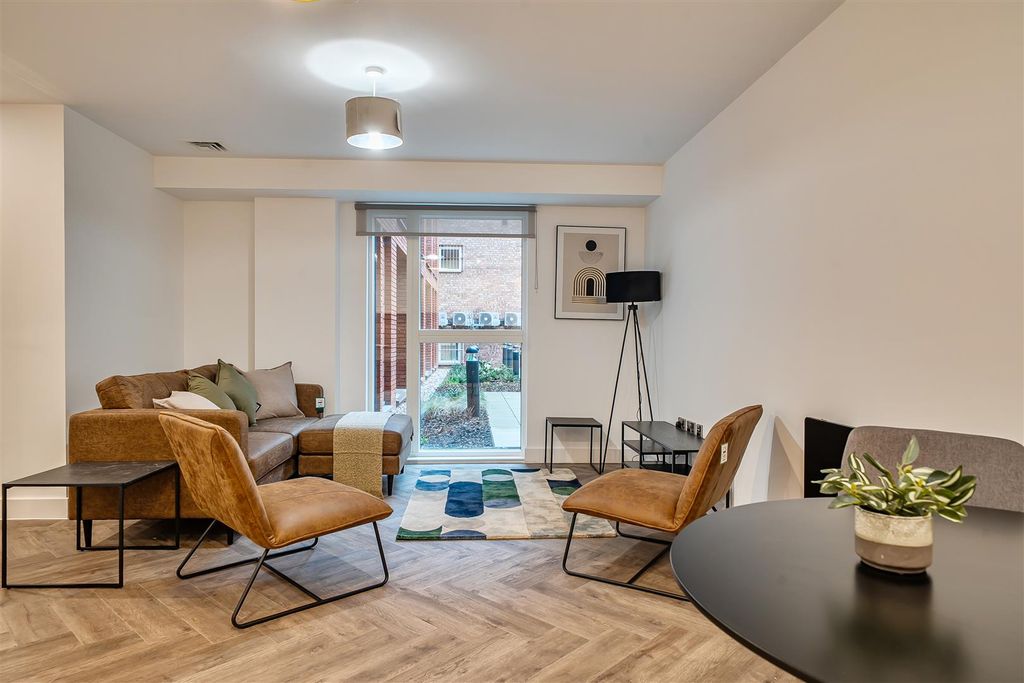 Property photo 1 of 13 1424437-7-69Aac7B0ee10A.Jpg