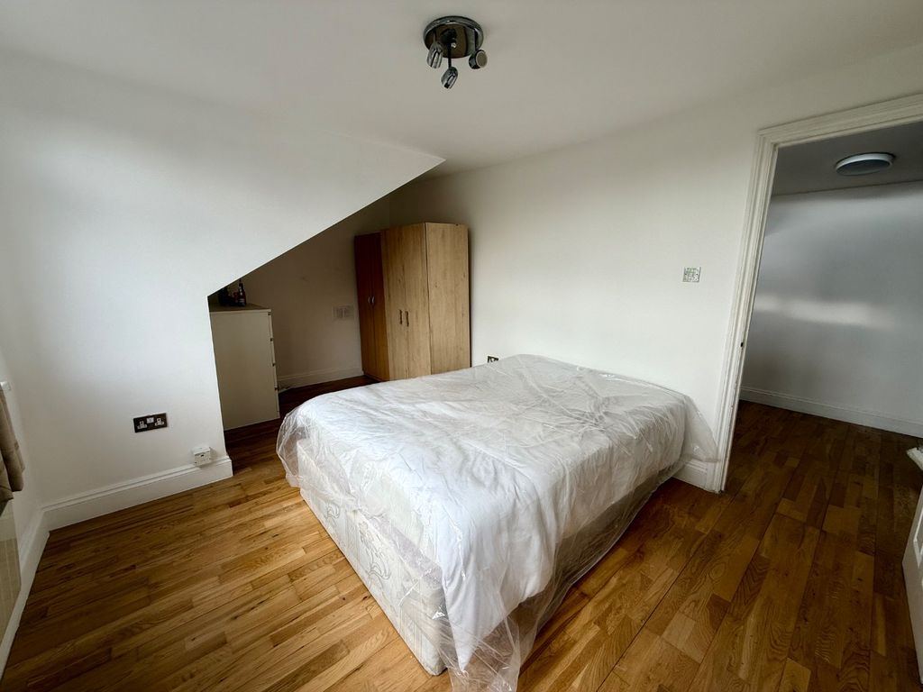 Property photo 2 of 7 5262281