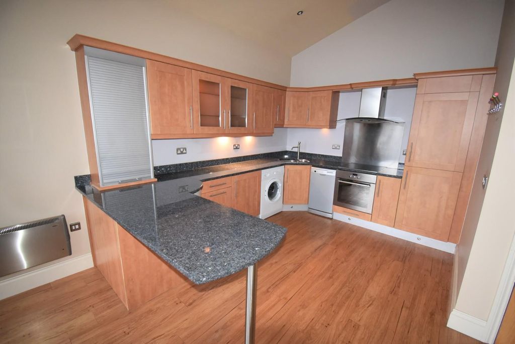 Property photo 3 of 9 Living/Dining Kitchen