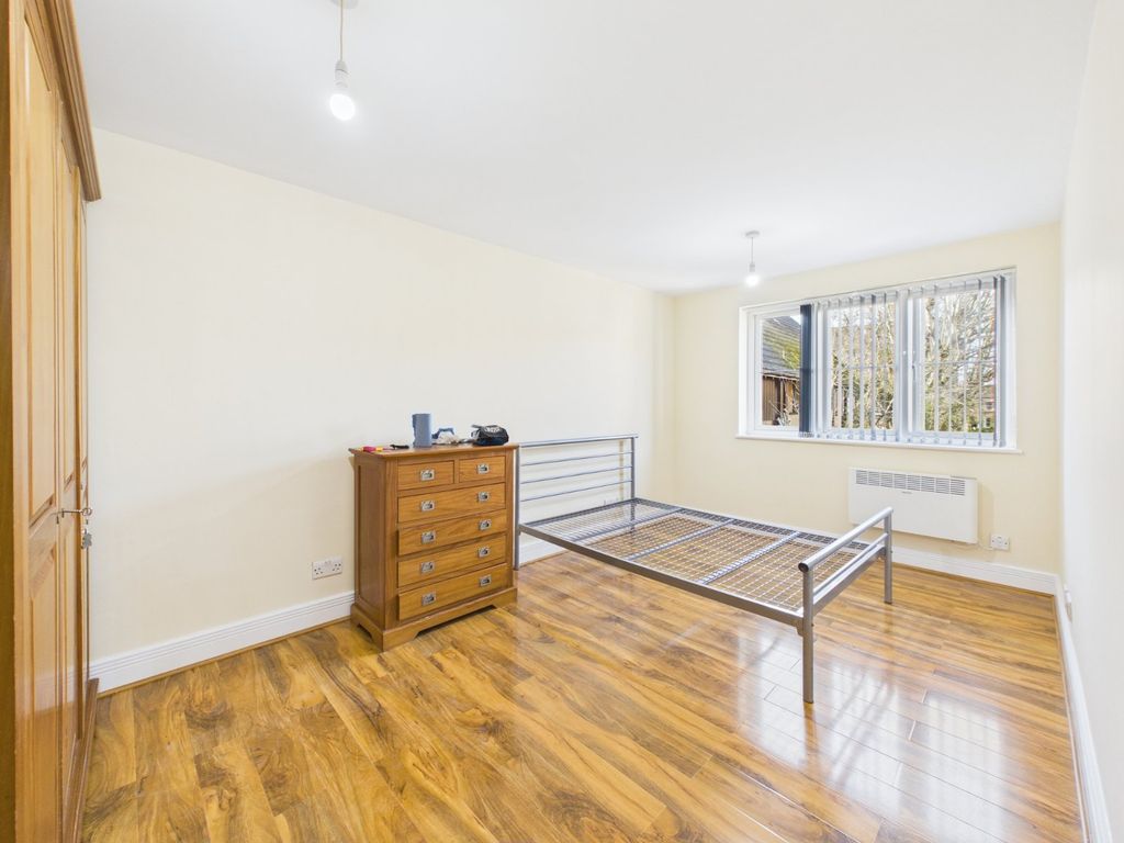 Property photo 3 of 8 Bedroom