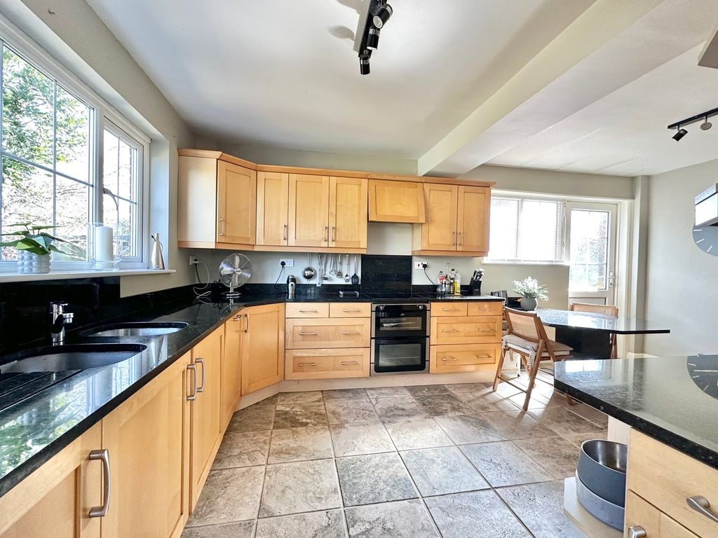 Property photo 3 of 24