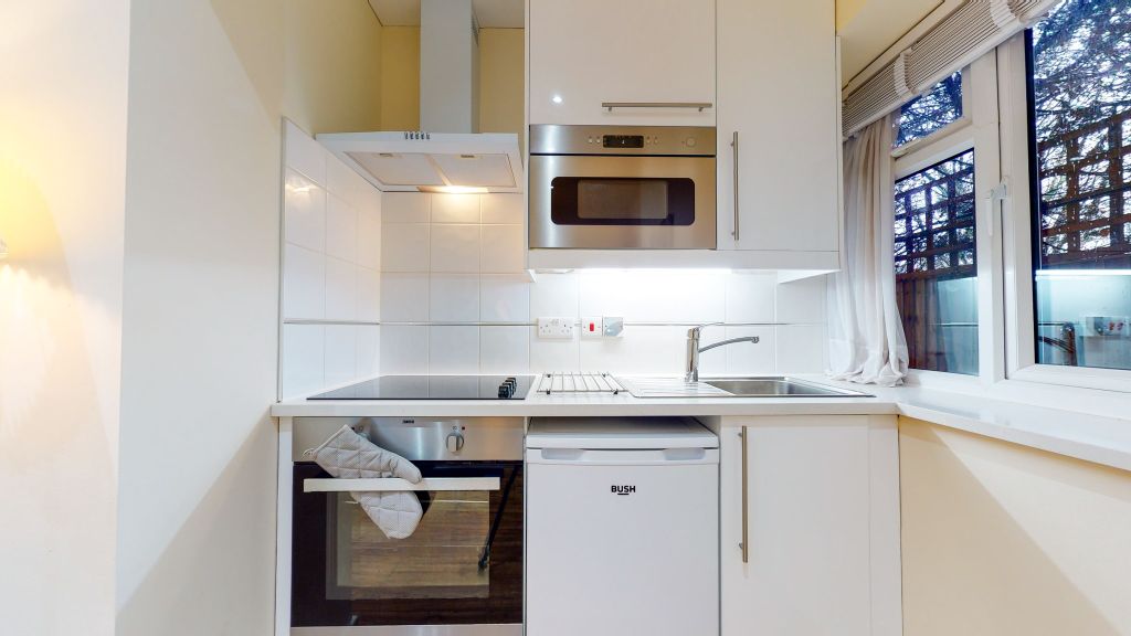 Property photo 2 of 9 Kitchen
