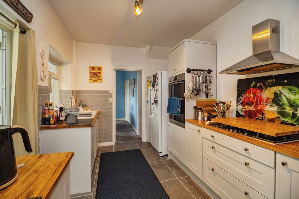 Property photo 2 of 17 Photo