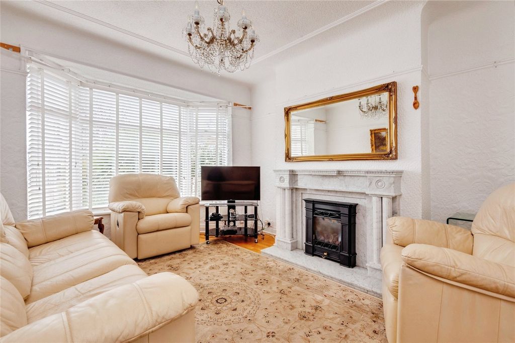 Property photo 3 of 18 Picture No. 32