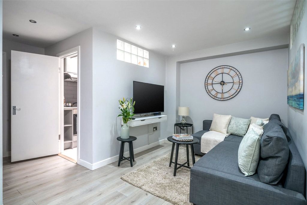 Property photo 2 of 11 Picture No. 02