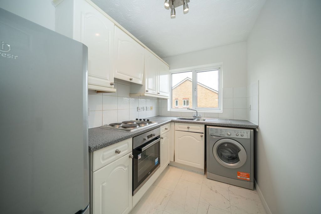 Property photo 3 of 14