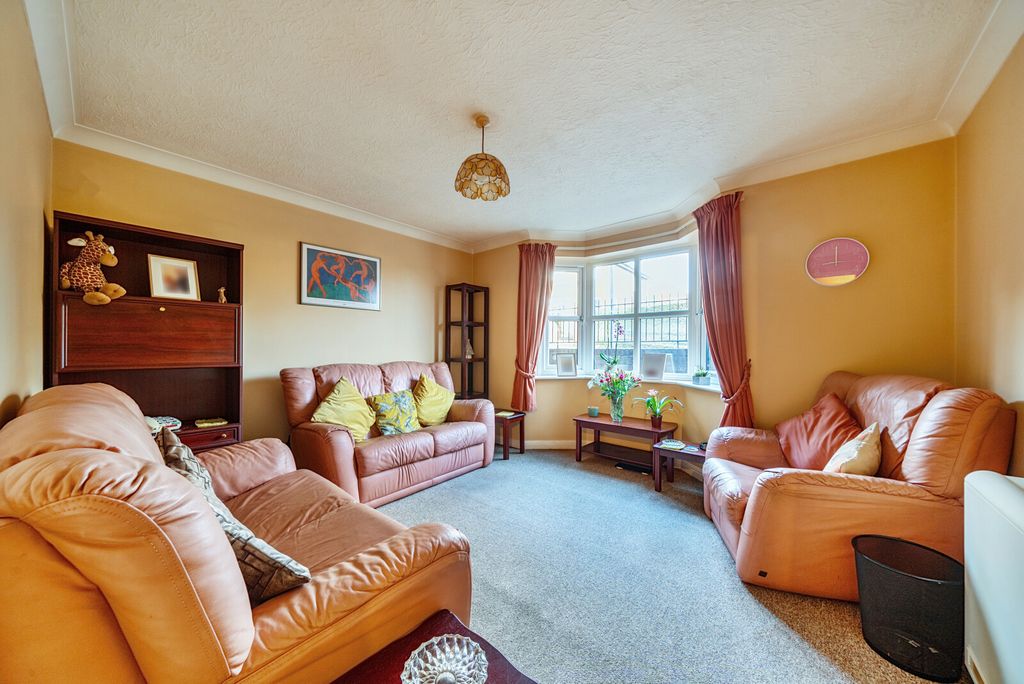 Property photo 2 of 14 1404981-9-697c7ee...