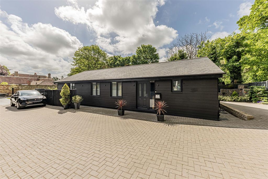 Property photo 2 of 28 L J Imaging-10.Jpg