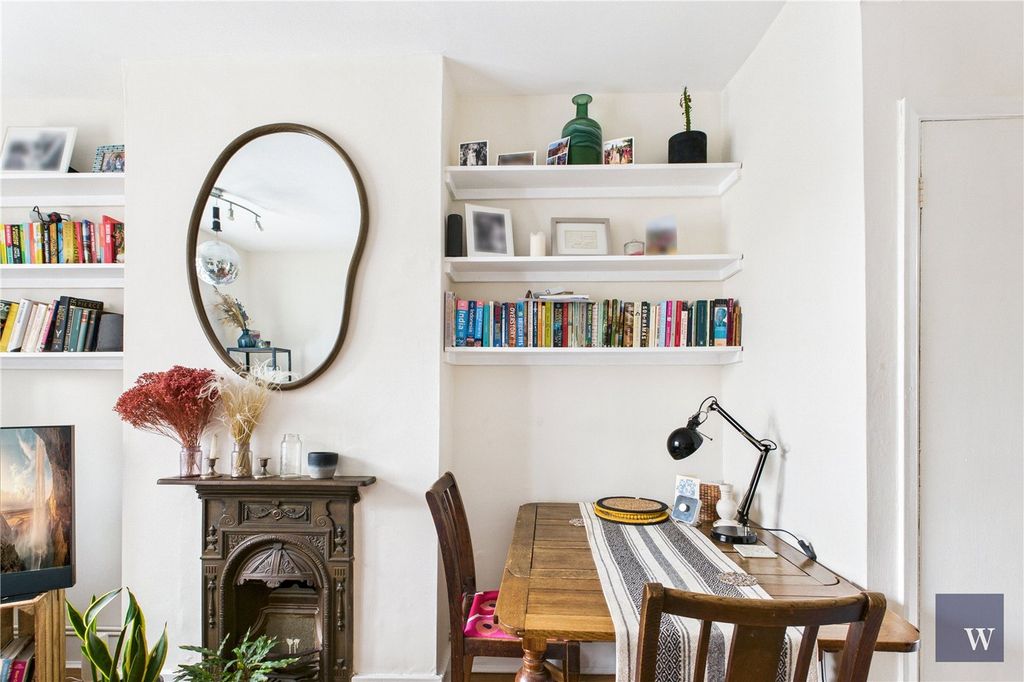 Property photo 2 of 16 Picture No. 18