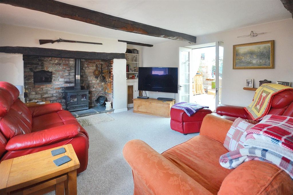 Property photo 2 of 13 Sitting Room