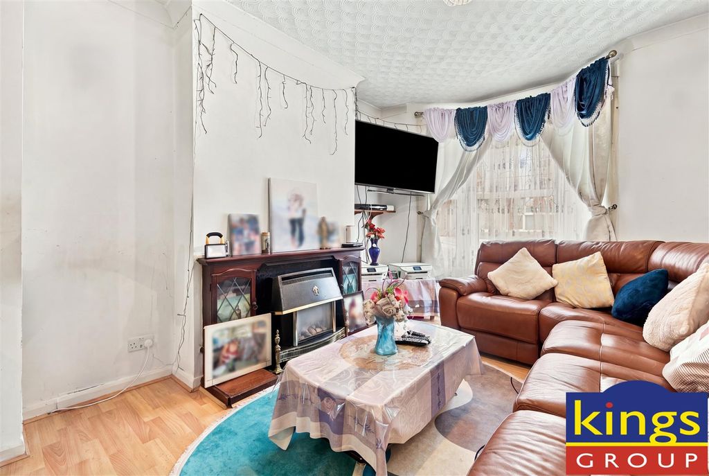 Property photo 2 of 17