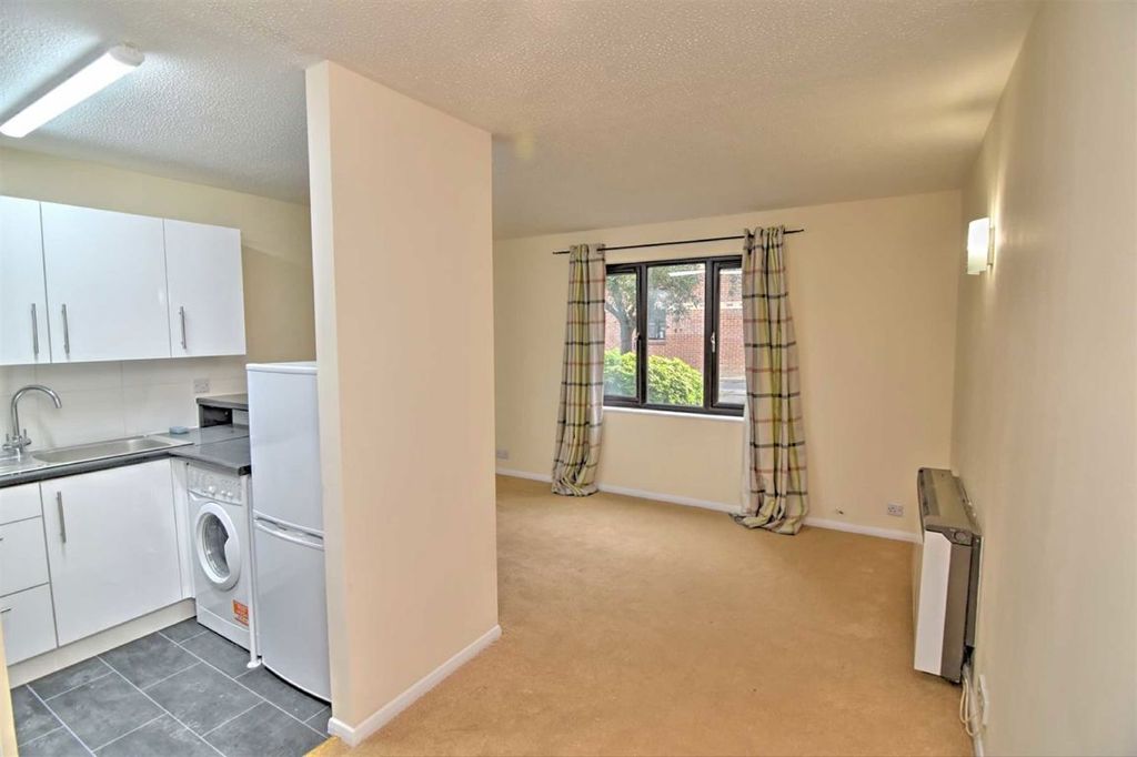 Property photo 2 of 4