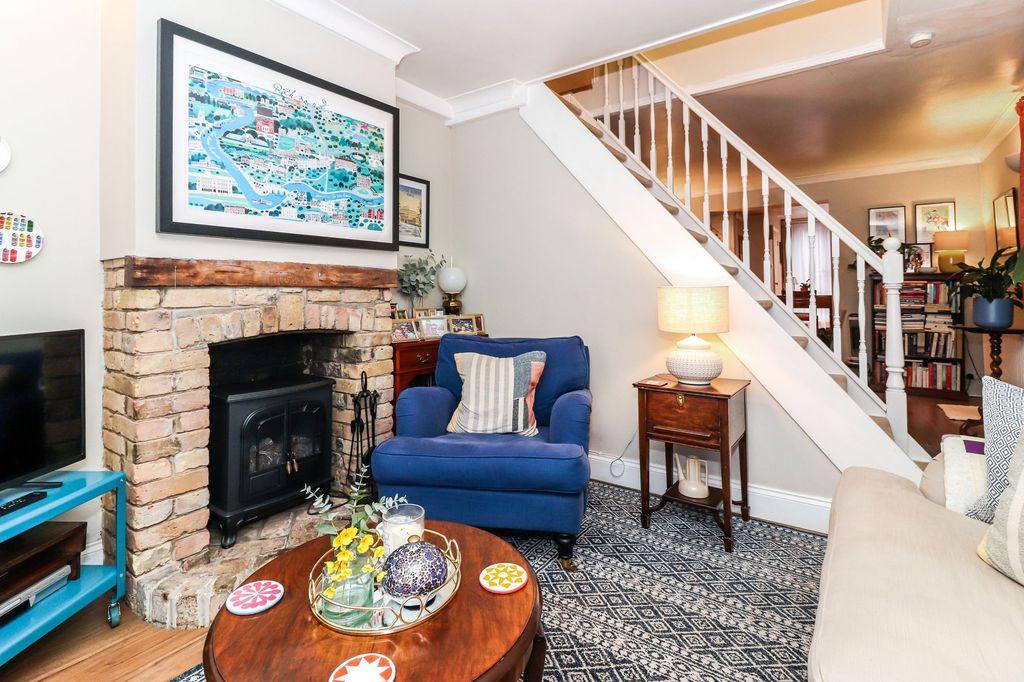 Property photo 2 of 23