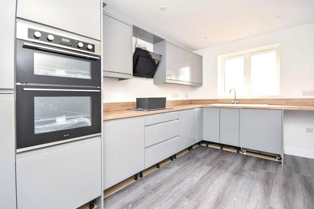 Property photo 3 of 14 Iracx_Xqikzeqniwqfkrg.Jpg