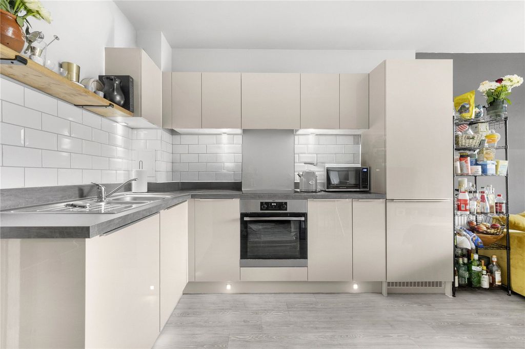 Property photo 2 of 14 Picture No. 05