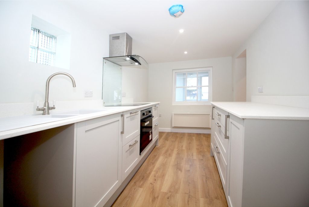 Property photo 2 of 28 3379738