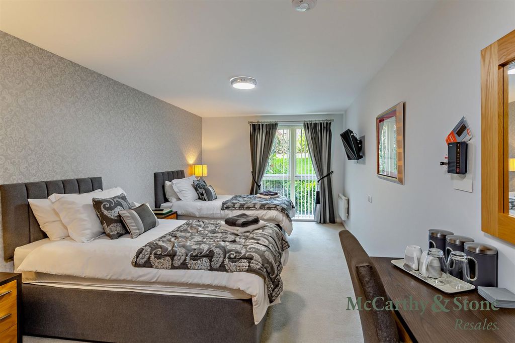 Property photo 2 of 26 8705769-Interior20-800.Jpg