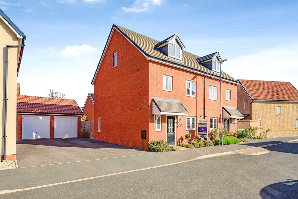 Property photo 1 of 18 Front