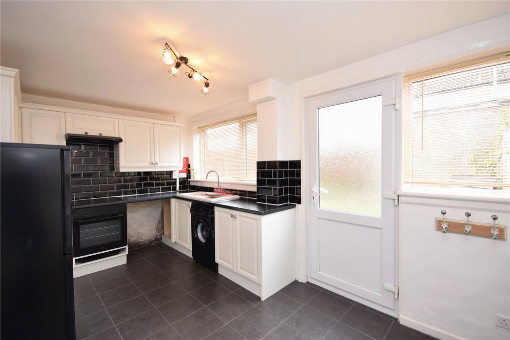 Property photo 3 of 12 Picture 3