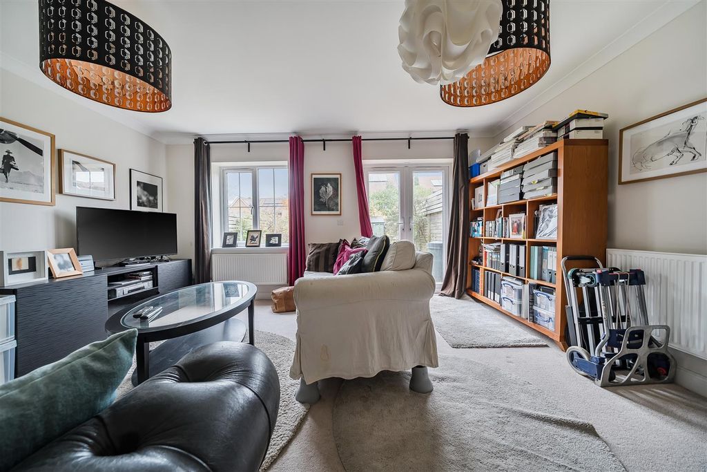 Property photo 3 of 25 1376046-16-690Dd51B44352.Jpg