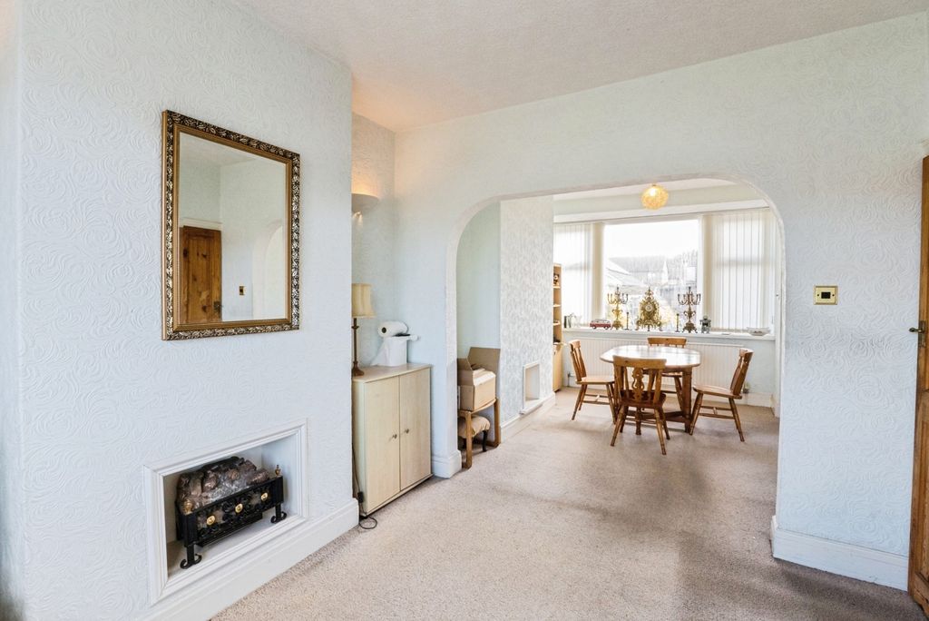 Property photo 3 of 11 Pbox-Img.Jpg