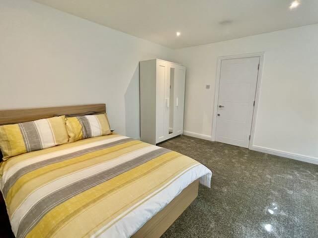 Property photo 1 of 5 Room1