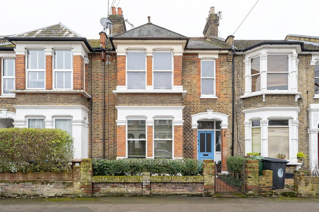 Property photo 1 of 24 Leybourne Road, E11