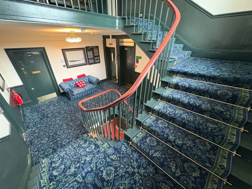 Property photo 3 of 8 Photo 6