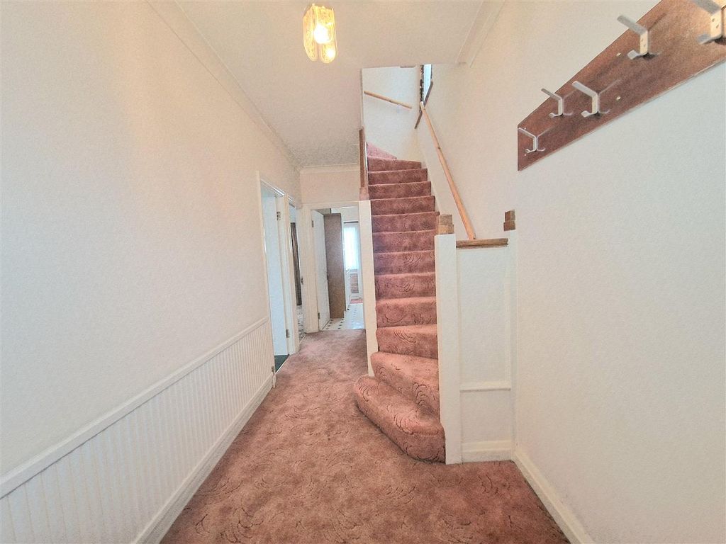 Property photo 2 of 11 20251020_124124.Jpg