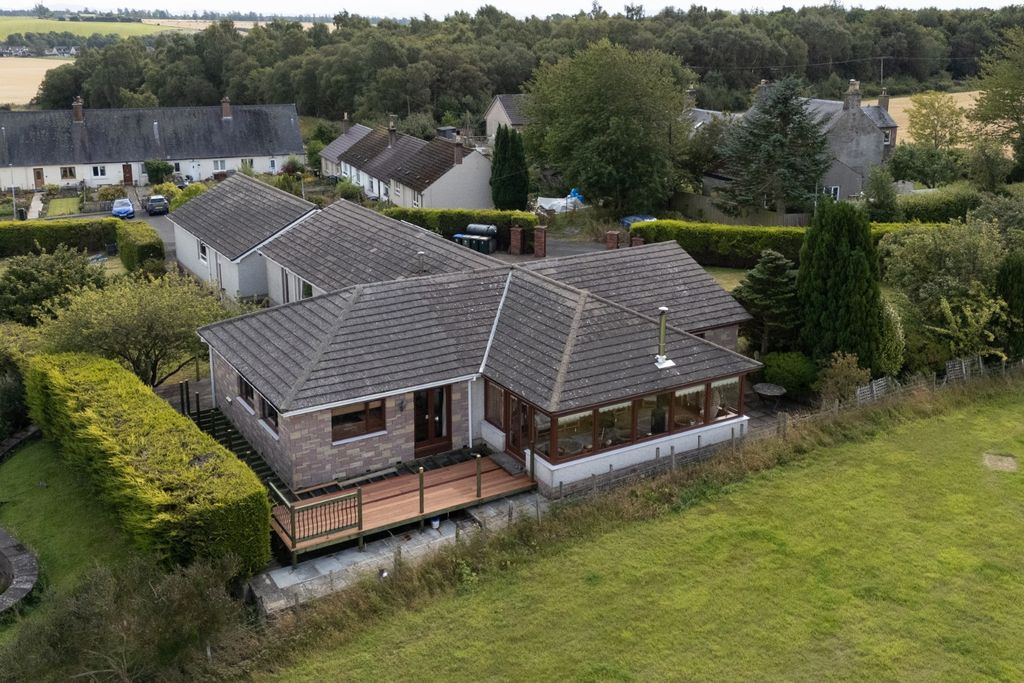 Property photo 2 of 30