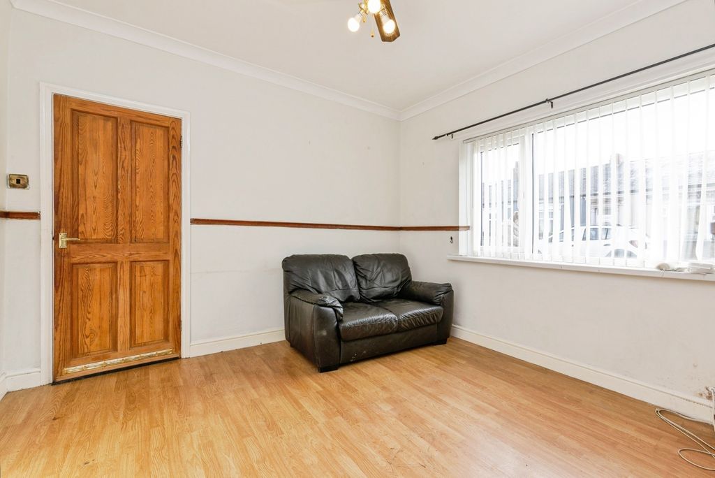 Property photo 3 of 13 Pbox-Img.Jpg