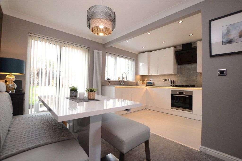 Property photo 2 of 12 Picture 2