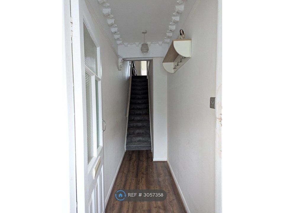 Property photo 3 of 13 Entrance