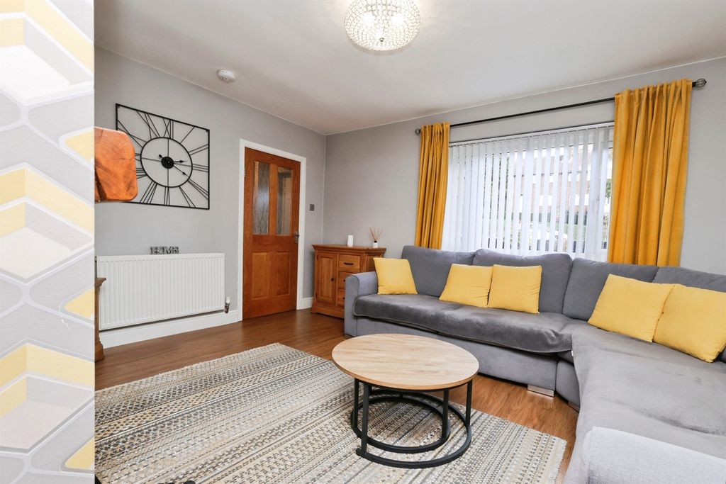 Property photo 2 of 21