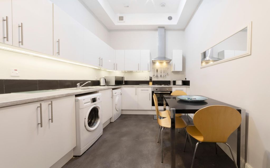 Property photo 2 of 8 Photo 1