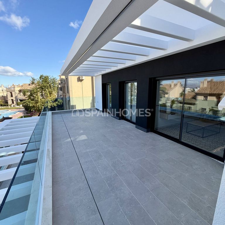 Property photo 1 of 32