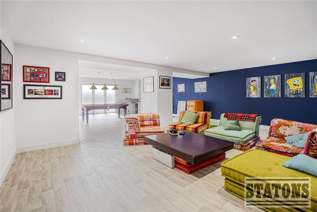 Additional image 8 of 9 bed detached house to rentRush Green, Hertford, Hertfordshire SG13