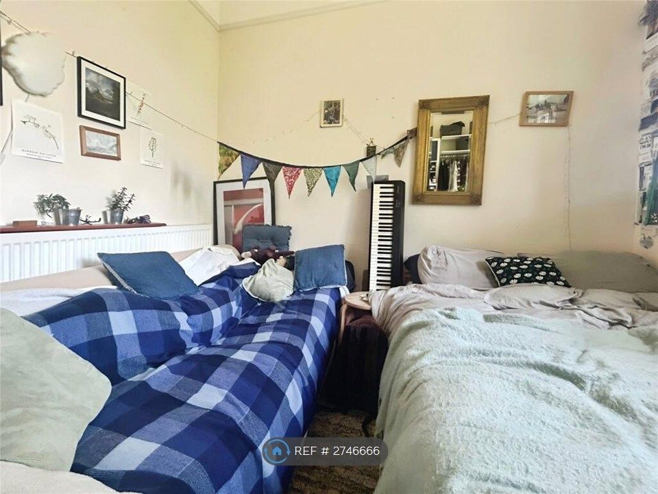 Property photo 3 of 18 Bedroom