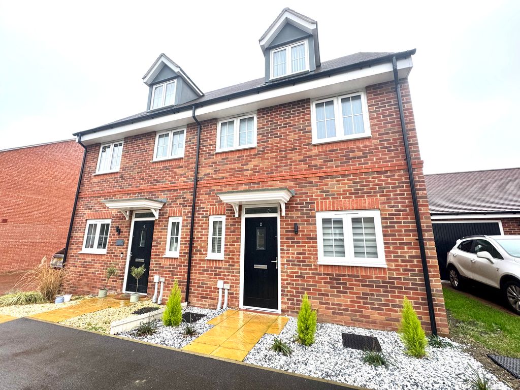 Property photo 1 of 16 Front