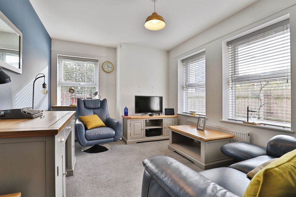 Property photo 2 of 15