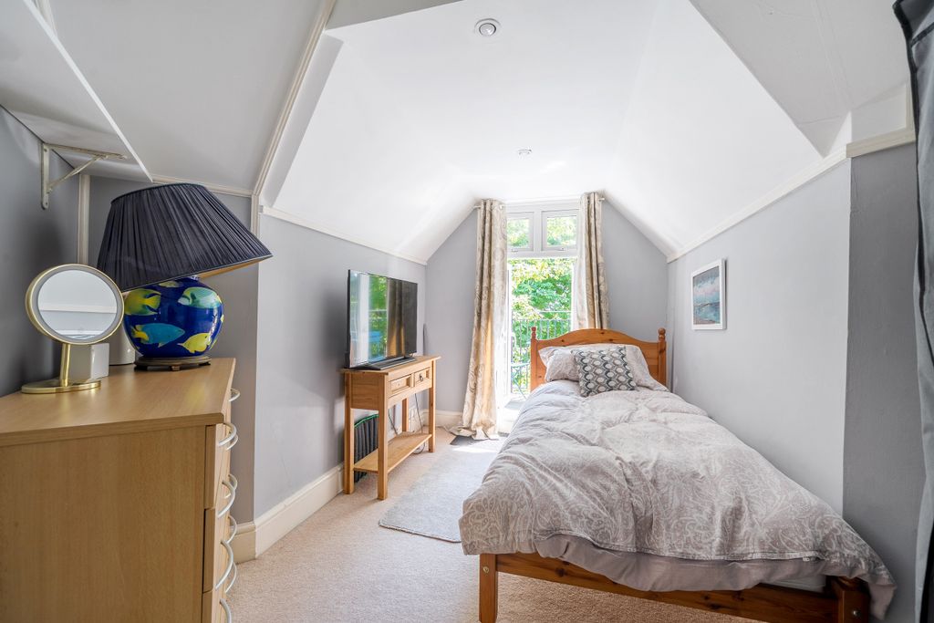 Additional image 24 of 6 bed semi-detached house for saleSaffrons Road, Eastbourne, East Sussex BN21