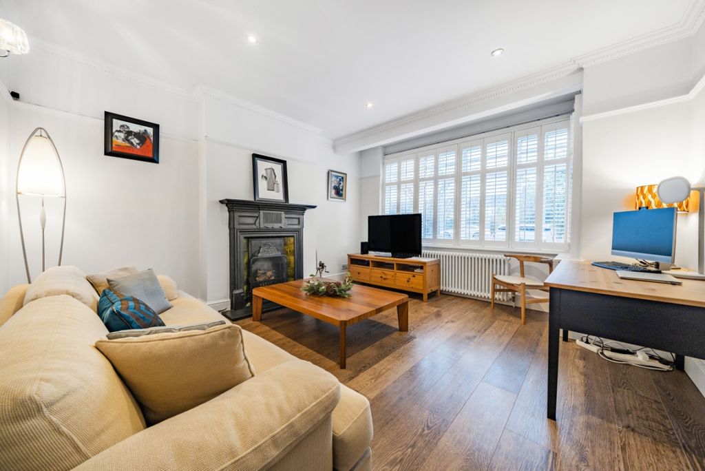 Property photo 2 of 16 932111 (2)