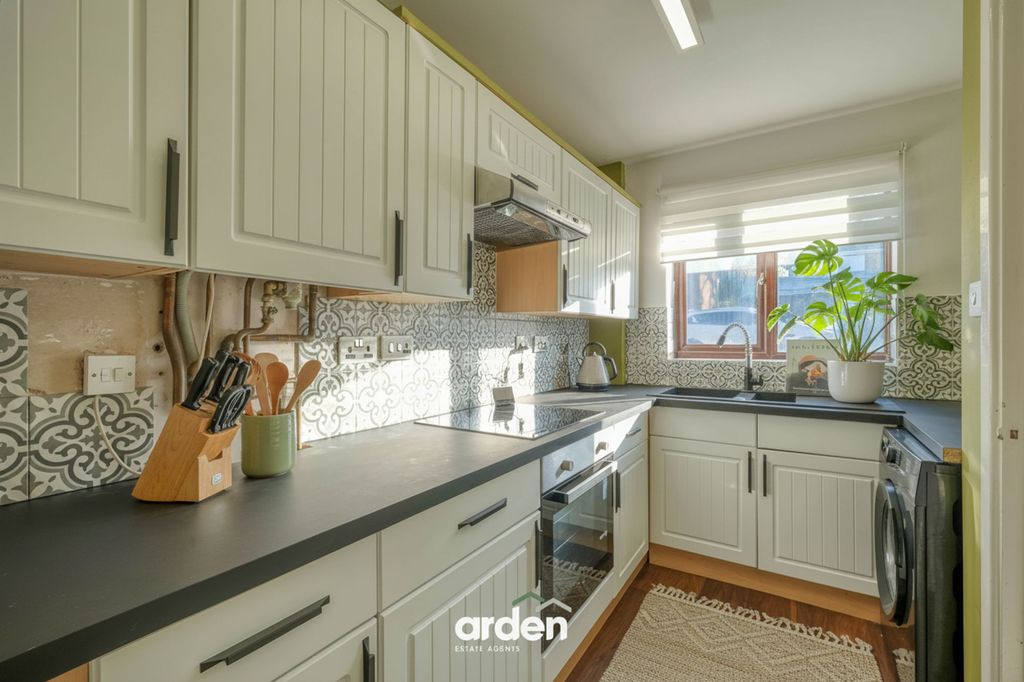 Property photo 3 of 9