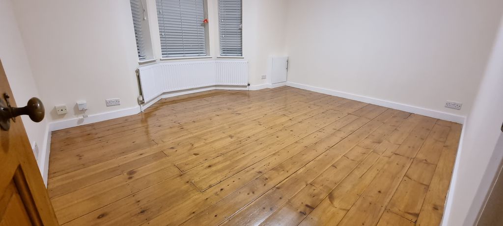 Property photo 1 of 4